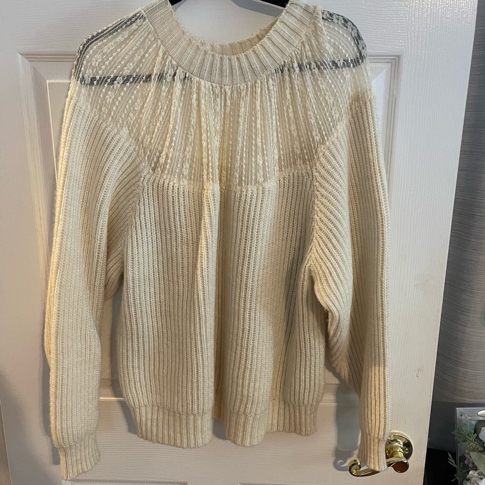 ZARA CREAM COLORED KNIT SWEATER WITH LACE COLORED DETAIL